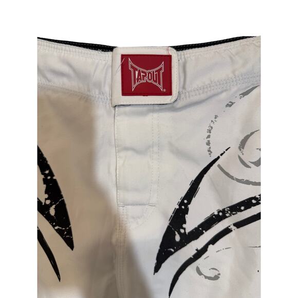 Boys TAPOUT Fight Shorts Size 16 MMA Grappling White Logo Y2K Gym Streetwear - Picture 2 of 7